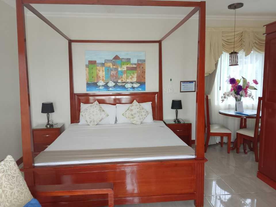 Ocean Breeze Resort Toledo Exterior foto